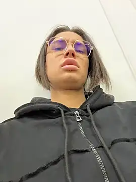 VioletAsh online show from February 10, 2026, 4:27 am