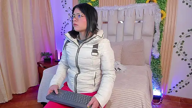 Jade Nmm online show from November 21, 2025, 12:59 pm