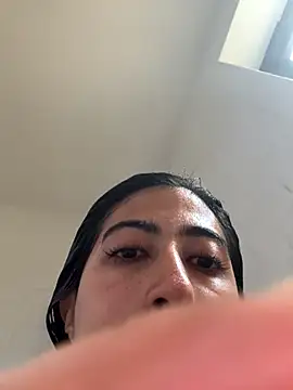 Snapshot of OwnedBySky chatting on September 12, 2025, 4:40 pm OwnedBySky online show from September 12, 2025, 4:40 pm