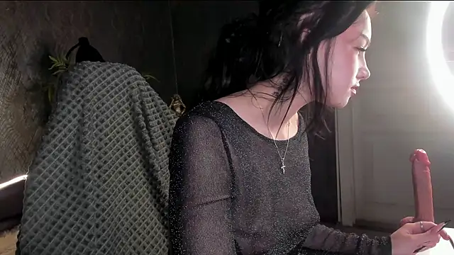 AkiraAsai online show from September 9, 2025, 9:03 pm