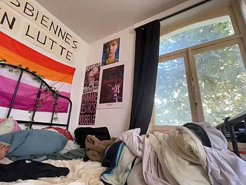 Snapshot of Styxlust chatting on September 28, 2025, 12:10 pm Styxlust online show from September 28, 2025, 12:10 pm