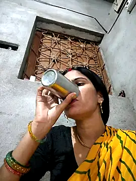 Snapshot of Riya_jaan12 chatting on August 4, 2026, 9:23 am Riya jaan12 online show from August 4, 2026, 9:23 am