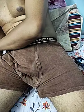Snapshot of yournaughtysam chatting on July 13, 2026, 4:43 pm yournaughtysam online show from July 13, 2026, 4:43 pm