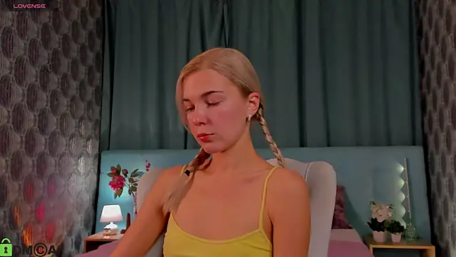 Aurora Bennet online show from September 11, 2025, 12:33 am