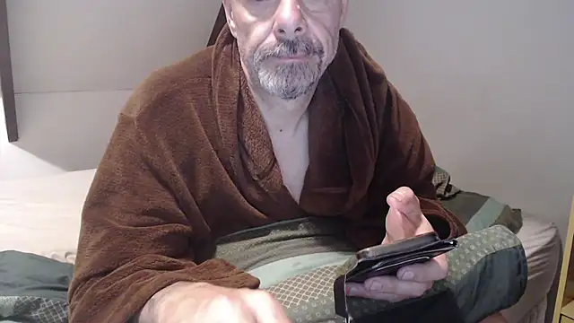 idiotpig66 online show from March 6, 2025, 4:38 pm