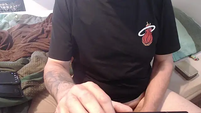 idiotpig66 online show from March 22, 2025, 10:04 pm