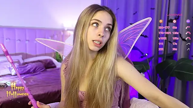 Snapshot of ShinyBarbie chatting on October 21, 2025, 7:31 am ShinyBarbie online show from October 21, 2025, 7:31 am