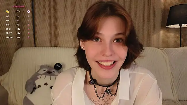 LurleneRamo online show from September 18, 2025, 1:18 am