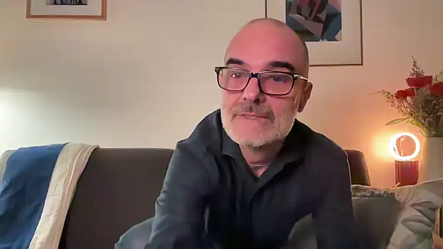 Snapshot of Milkywaymen chatting on March 22, 2026, 7:50 pm Milkywaymen online show from March 22, 2026, 7:50 pm