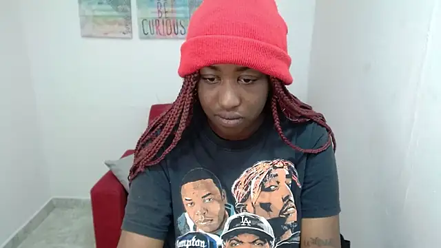 milykabombastik online show from November 19, 2025, 7:03 pm