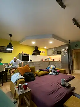 smint06 online show from October 11, 2025, 1:31 pm