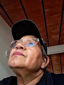 Vickysweeeettt online show from April 4, 2026, 4:48 pm