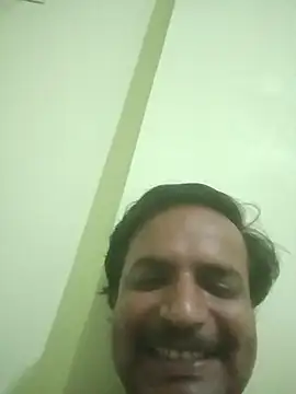 vardh033 online show from September 26, 2025, 7:07 pm