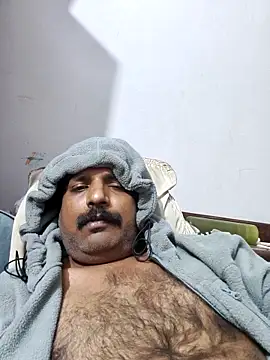 vardh033 online show from November 11, 2025, 3:39 am