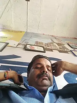 vardh033 online show from November 18, 2025, 8:41 am