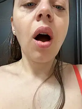 Snapshot of ladywithbigass chatting on March 14, 2026, 5:46 am ladywithbigass online show from March 14, 2026, 5:46 am