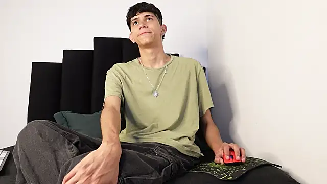 alexmark  online show from October 6, 2025, 1:19 pm