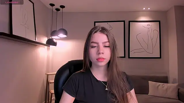 Snapshot of TiffannySins chatting on October 23, 2025, 4:23 am TiffannySins online show from October 23, 2025, 4:23 am