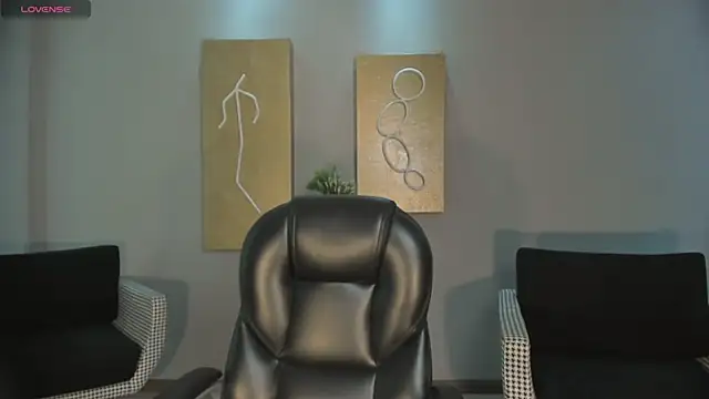 Snapshot of TiffannySins chatting on November 14, 2025, 4:11 am TiffannySins online show from November 14, 2025, 4:11 am