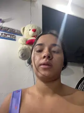 Snapshot of Luciaparker03 chatting on April 20, 2026, 1:25 pm Luciaparker03 online show from April 20, 2026, 1:25 pm