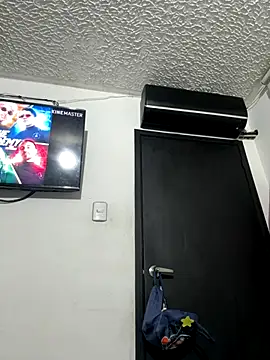 Snapshot of evelyn_1702 chatting on December 14, 2025, 10:58 pm evelyn 1702 online show from December 14, 2025, 10:58 pm