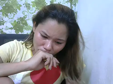 Sweeetgurll online show from June 14, 2026, 8:49 am