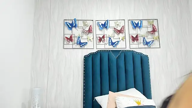 Alison Carde05 online show from November 12, 2025, 7:13 pm