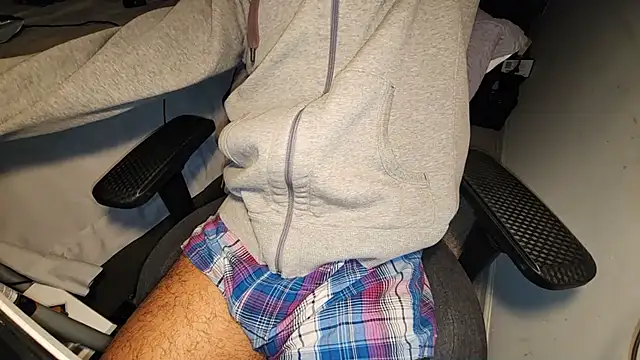 catt18 online show from December 22, 2025, 3:58 am