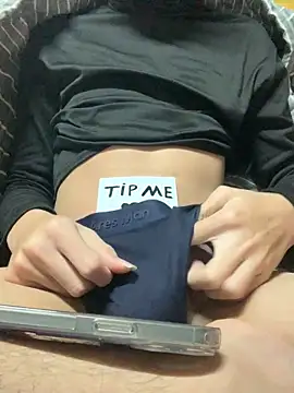 themloncuaem online show from October 31, 2025, 12:50 pm