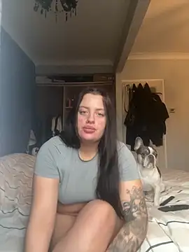 Victoriasteel online show from October 15, 2025, 8:47 am