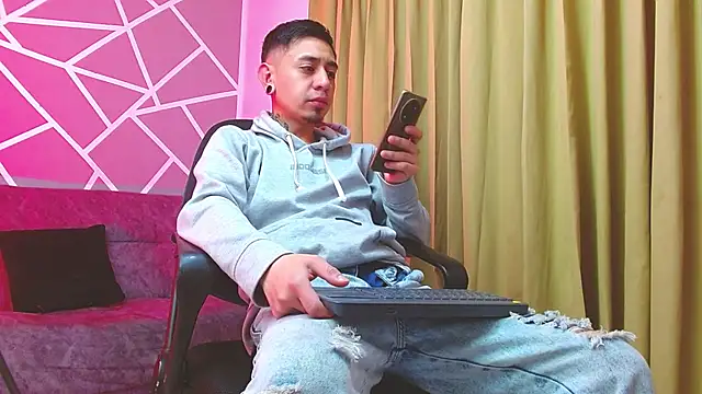 abnerdam01 online show from September 9, 2025, 3:50 am