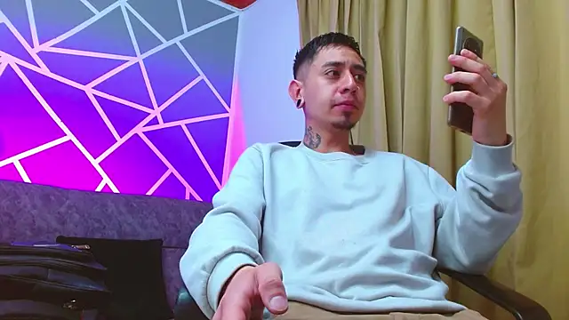 abnerdam01 online show from September 10, 2025, 3:17 am