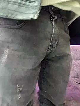 abnerdam01 online show from September 13, 2025, 3:17 am