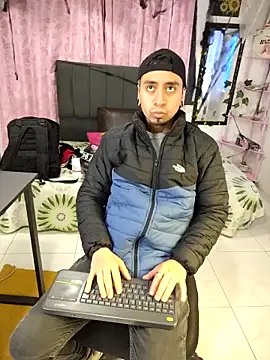 abnerdam01 online show from October 29, 2025, 12:29 pm