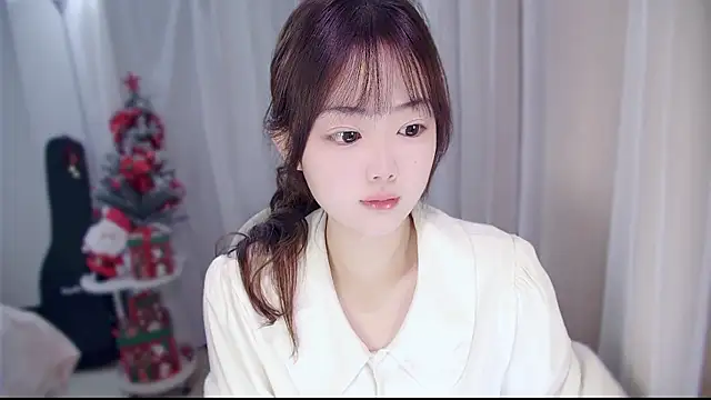 YUANYUAN-A online show from January 7, 2026, 11:45 am