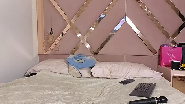 Snapshot of Sophia_moo_ chatting on February 26, 2026, 3:49 am Sophia moo online show from February 26, 2026, 3:49 am