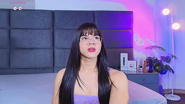 Slenna Moon online show from February 8, 2026, 1:53 am