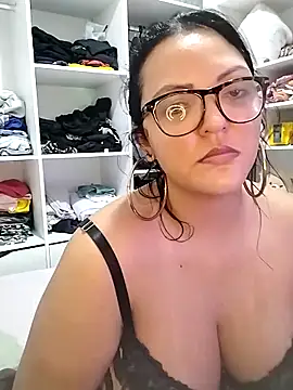 Snapshot of AuroraChest chatting on September 13, 2025, 1:05 am AuroraChest online show from September 13, 2025, 1:05 am