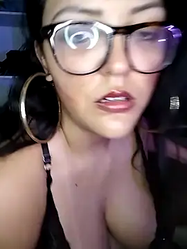 Snapshot of AuroraChest chatting on September 14, 2025, 7:13 pm AuroraChest online show from September 14, 2025, 7:13 pm