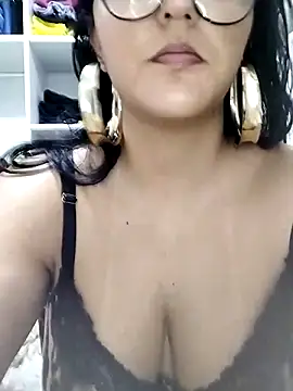 Snapshot of AuroraChest chatting on September 23, 2025, 6:55 pm AuroraChest online show from September 23, 2025, 6:55 pm