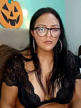 Snapshot of AuroraChest chatting on November 2, 2025, 12:40 pm AuroraChest online show from November 2, 2025, 12:40 pm