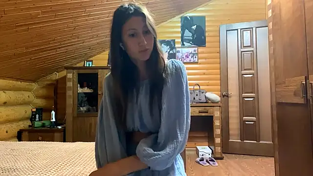 Shyselly online show from September 10, 2025, 4:29 pm