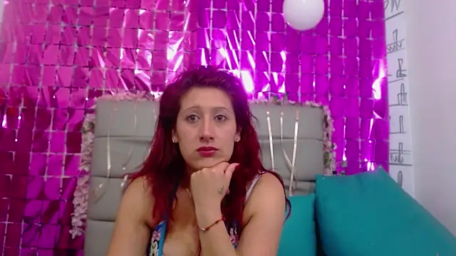 Snapshot of Chloe_Wiild chatting on September 26, 2025, 12:25 am Chloe Wiild online show from September 26, 2025, 12:25 am