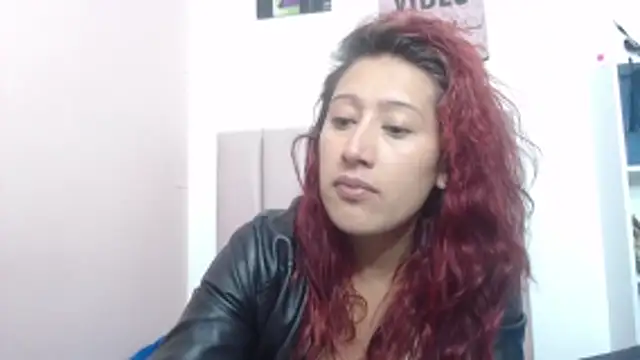 Snapshot of Chloe_Wiild chatting on November 6, 2025, 3:40 am Chloe Wiild online show from November 6, 2025, 3:40 am