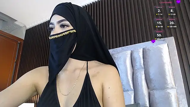 Snapshot of Zahra_milks chatting on May 12, 2026, 1:41 pm Zahra milks online show from May 12, 2026, 1:41 pm