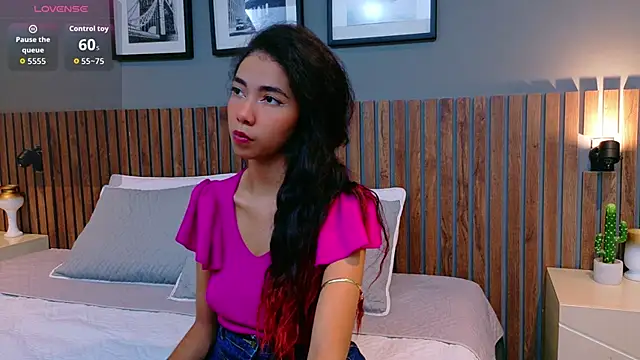 luna roja25 online show from October 2, 2025, 1:40 pm