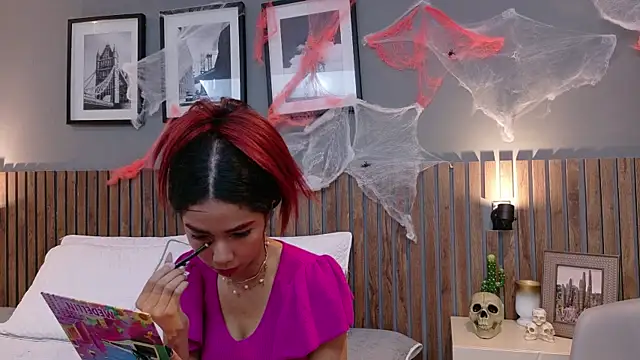 luna roja25 online show from October 17, 2025, 1:03 pm