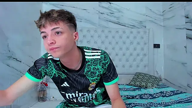 Ari and Storm online show from November 22, 2025, 1:10 pm