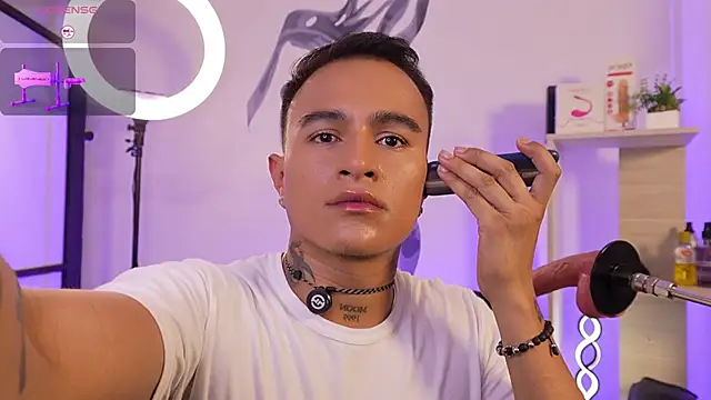 LiamDeep online show from December 3, 2025, 8:29 pm