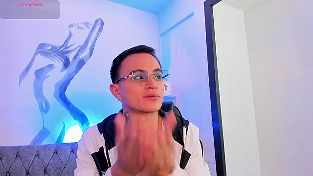 LiamDeep online show from March 10, 2026, 1:54 am